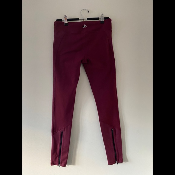 ALO Yoga Pants - Alo Yoga Undertone Legging Black Cherry Sz M